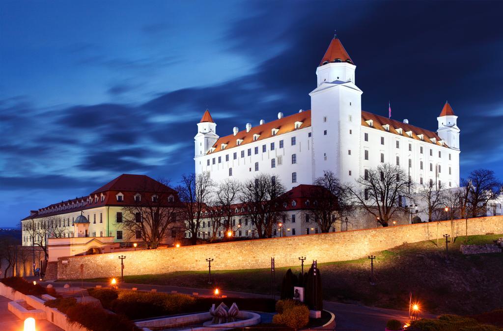 Aplend City Bastova 1 Bratislava Exterior foto